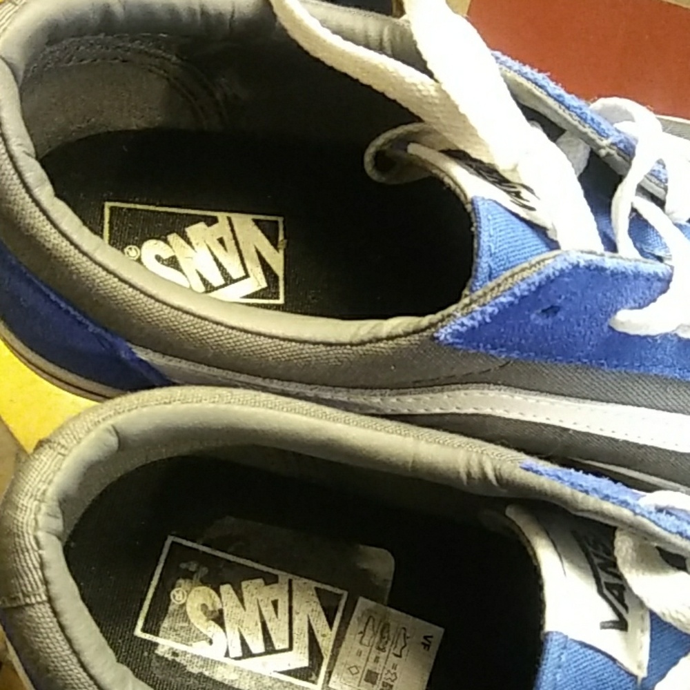 vans - Picture 3 of 4